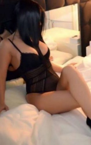 EVE OTELE GELEN GENÇ ESCORT KIZ DEFNE