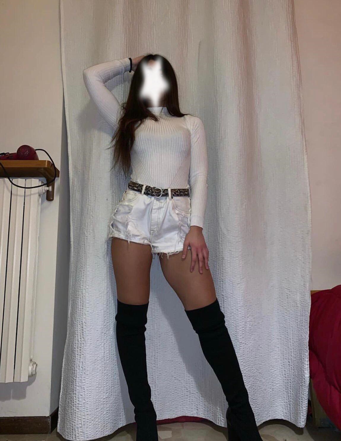 Minyon Çıtırlardan Hoşlanan Beyler Escort Öykü Sizi Bekliyor