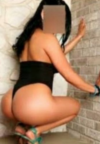 Beyleri Evinde Ağırlayan Işıklar Escort Bayan Rengin